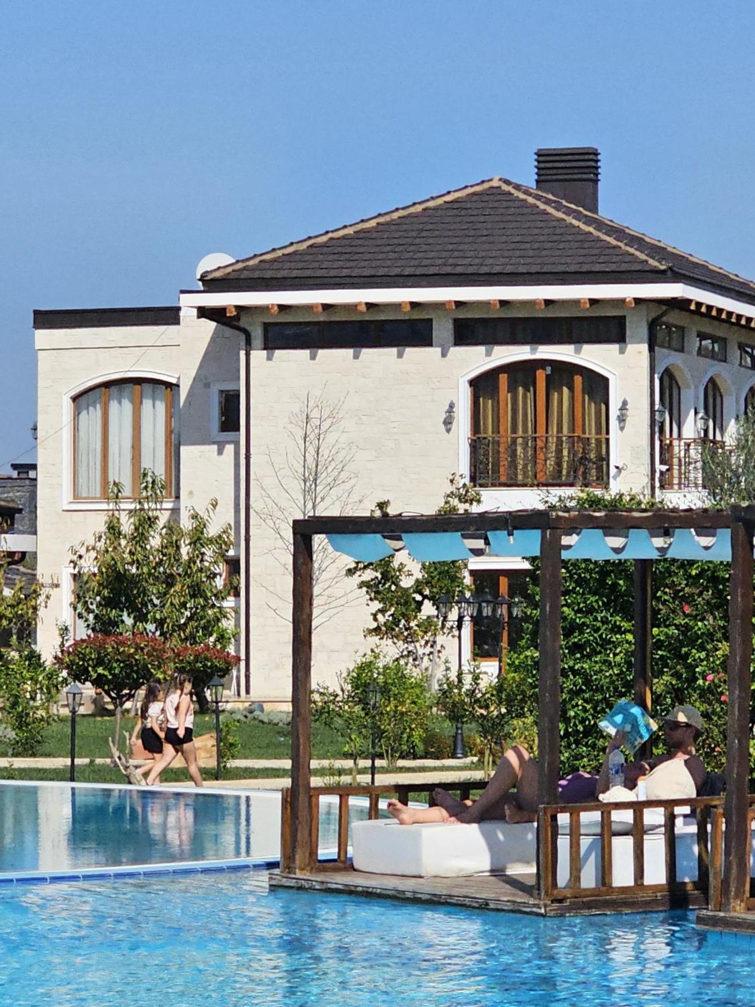 Vinea Resort Durrës Exterior foto