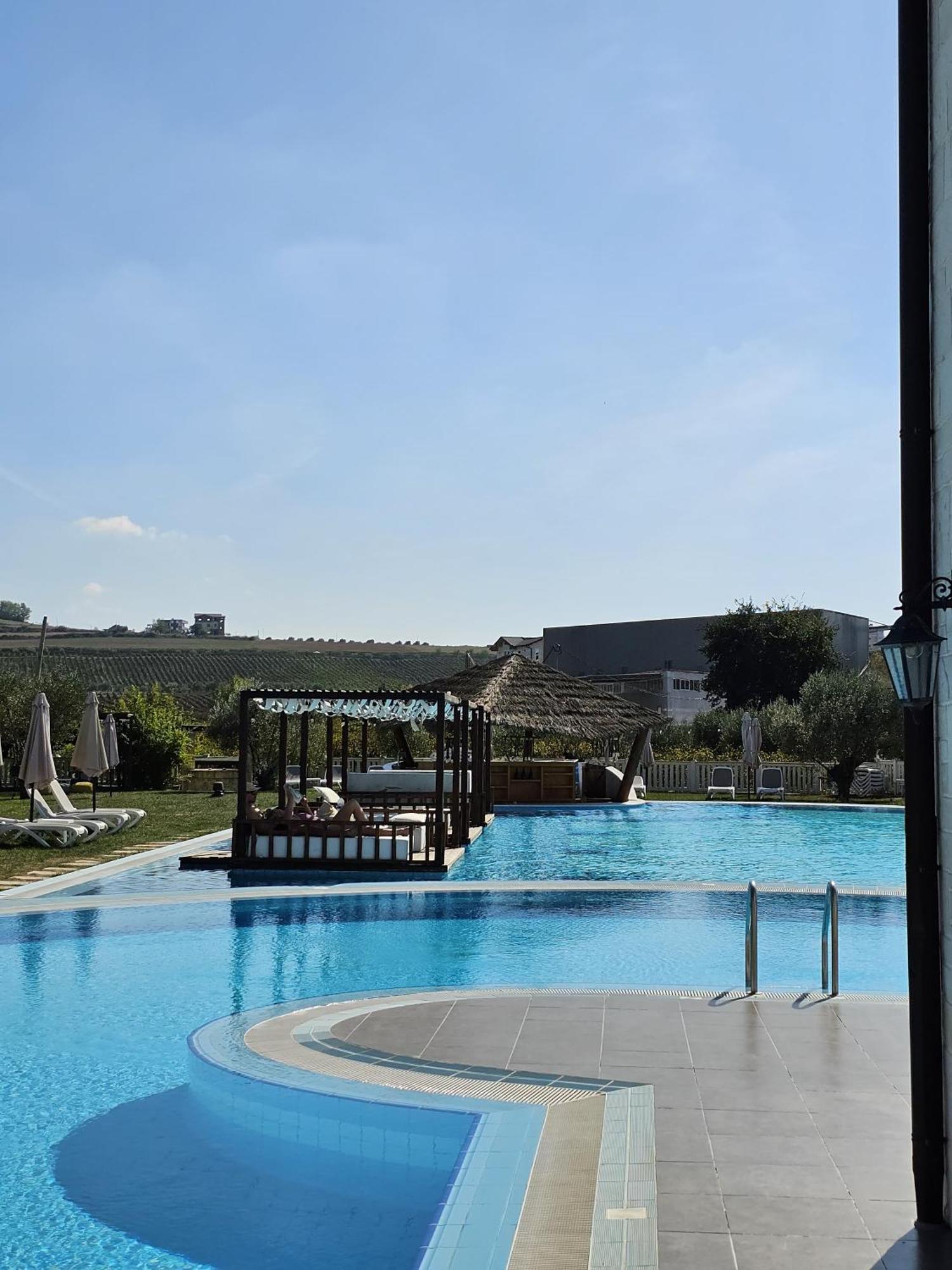 Vinea Resort Durrës Exterior foto