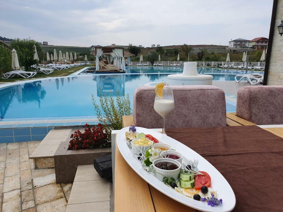 Vinea Resort Durrës Exterior foto